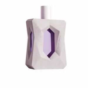 Ariana Grande God is a Woman